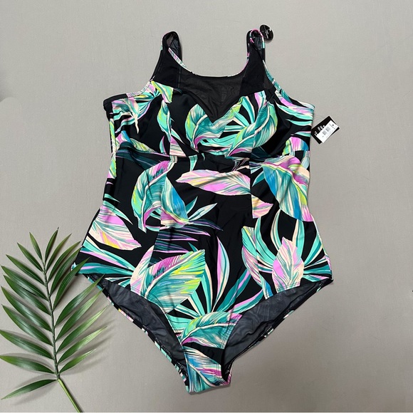 NWT! TORRID one piece tropical mesh panel bathing suit, 3X. - Picture 7 of 12